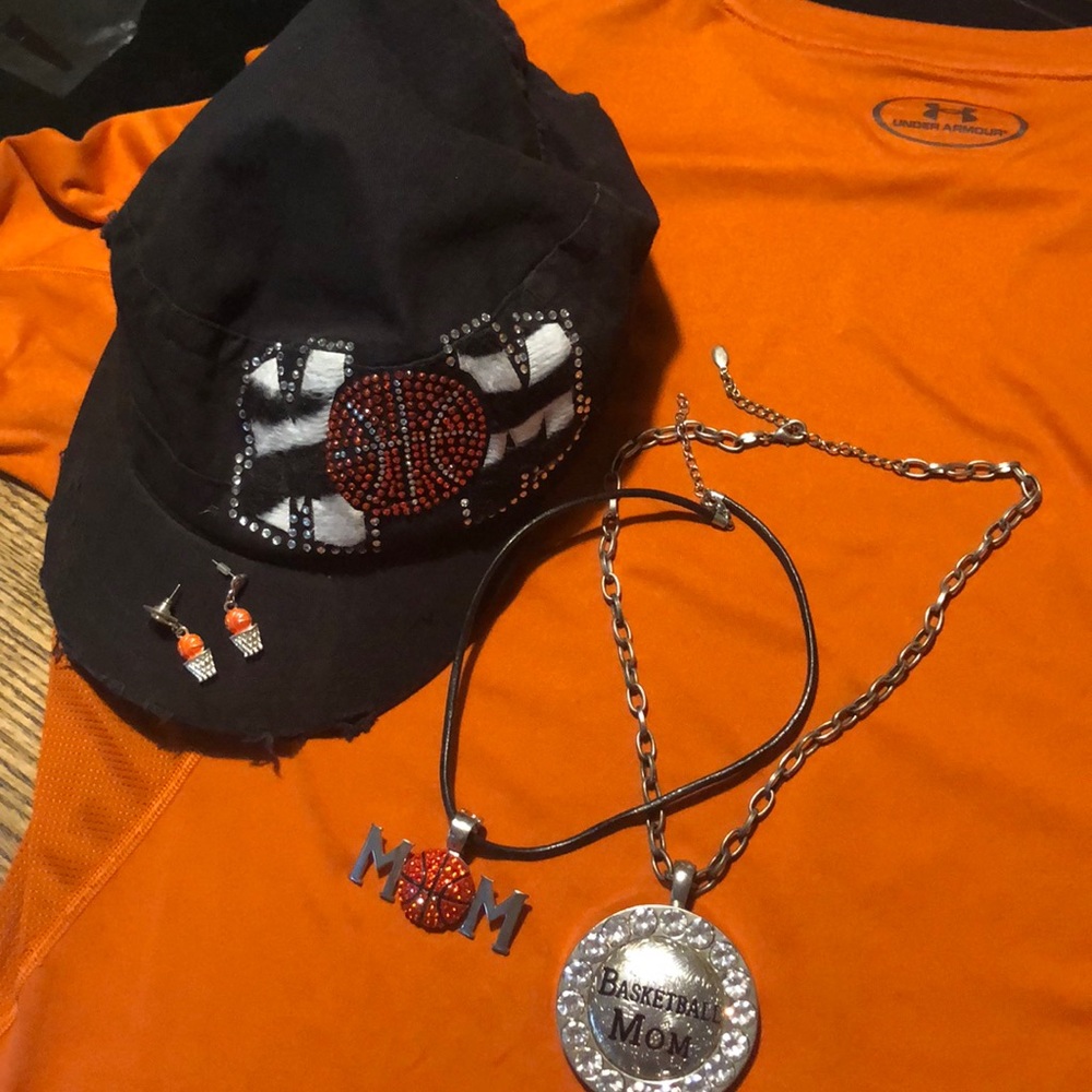 Sports jewelry and hat set